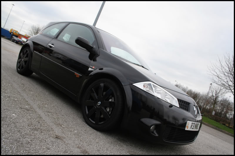 Whats the difference between Gloss black and Matt black ?? (alloys