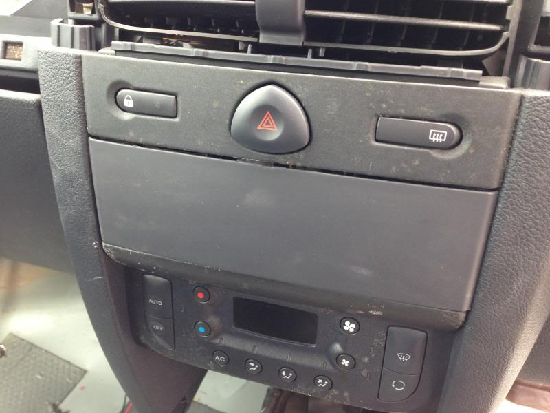 Renault Clio 2015 Headunit Installation Guide, Kayhan Audio