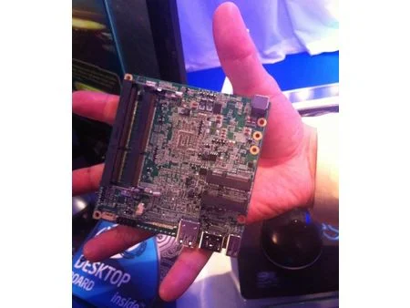 intel-next-unit-computing-nuc,8-2-335954-13.webp