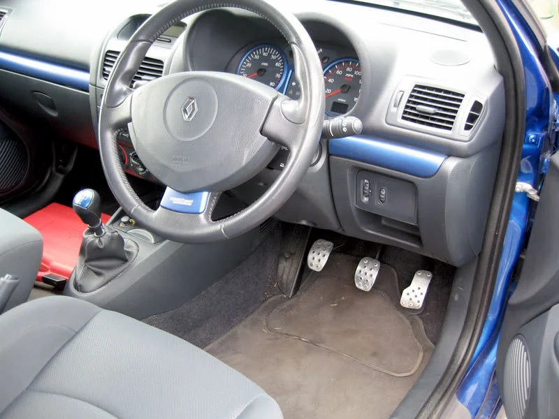interior-before.webp