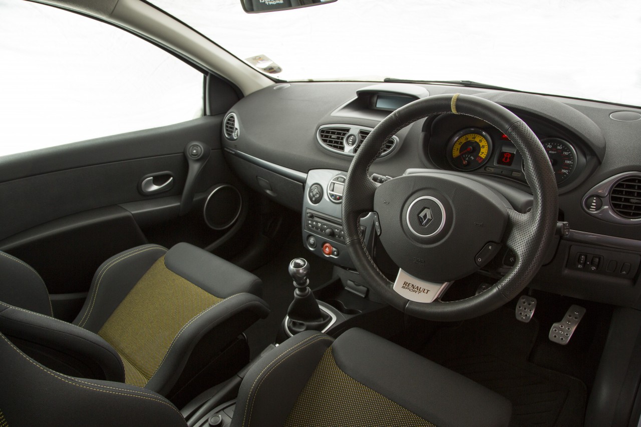 interior-lit-1-1280x853-5123fb75f2232.jpg