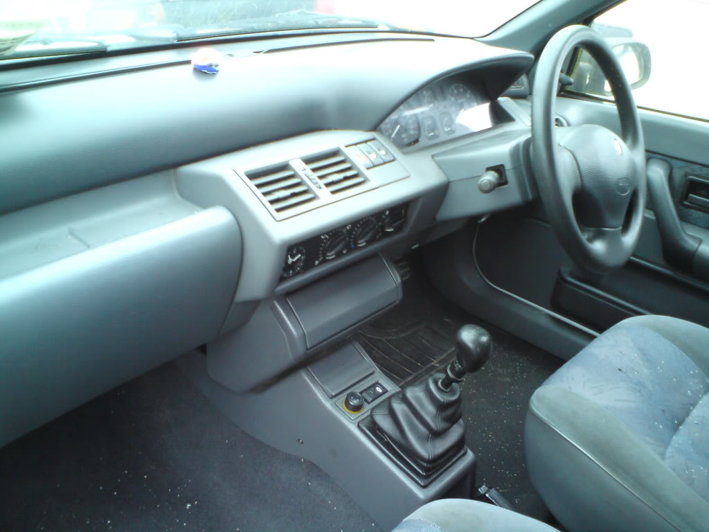 interiorfeaturingnewdial.jpg interiorfeaturingnewdial.jpg