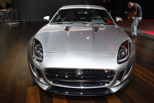 jaguar-al-salone-di-parigi-2012_7.jpg