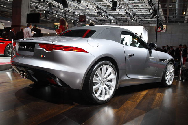 jaguar-al-salone-di-parigi-2012_9.jpg