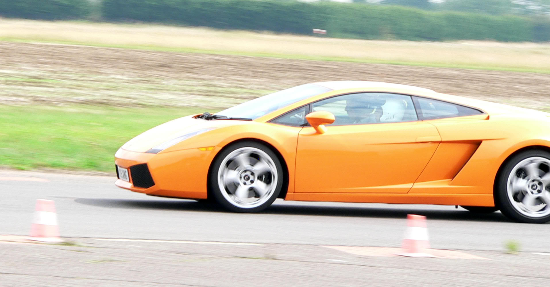 JamesdrivingLambosmall.jpg JamesdrivingLambosmall.jpg