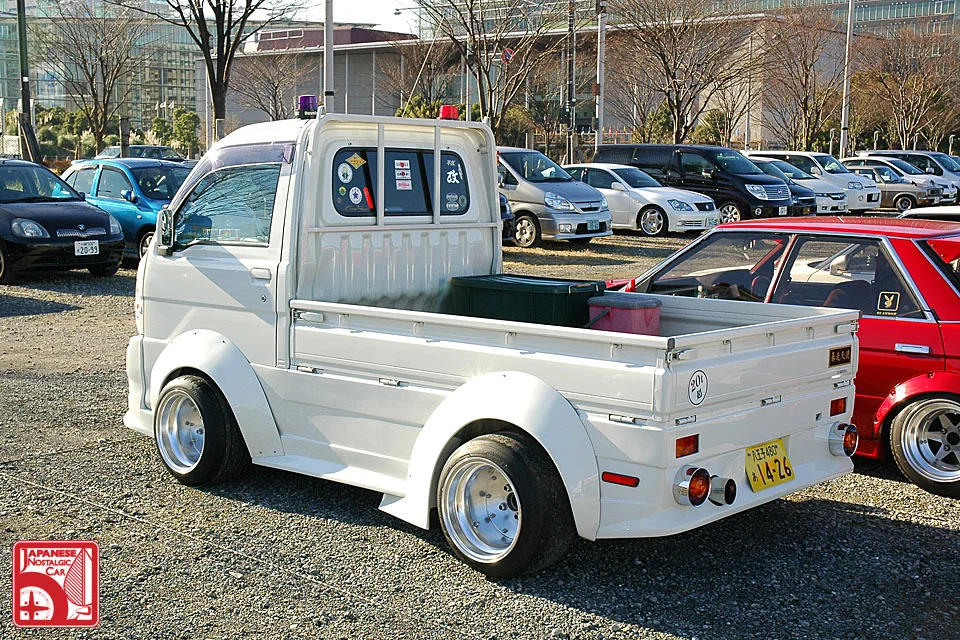 jccanym2009_342keitruckbosozoku_parkingarea282.webp
