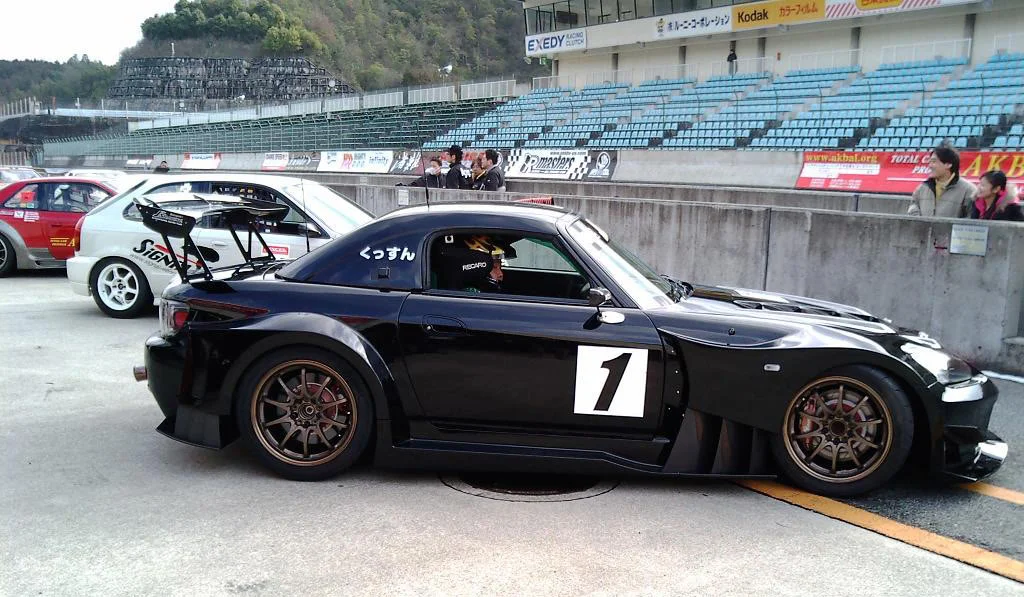 js-racing-s2000-track-2.webp