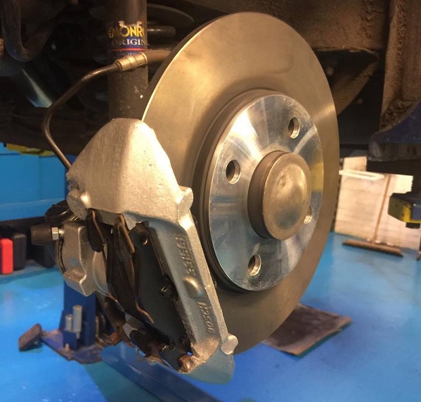 Kevs%20Photo%20-%20New%20Rear%20Brakes%20-%20January%202017_zpsu0ao27zq.jpg