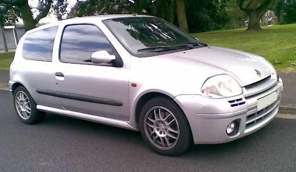 L-Renault-Clio-172-2.webp