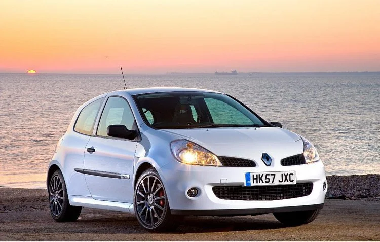 L-Renault-Clio-197-2.webp