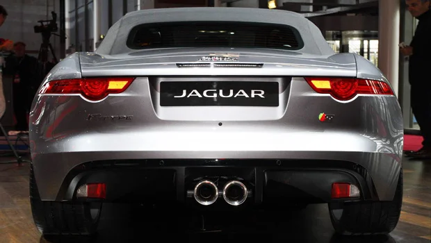 la_marmitta_della_jaguar_f_type_e_italiana_21391.webp