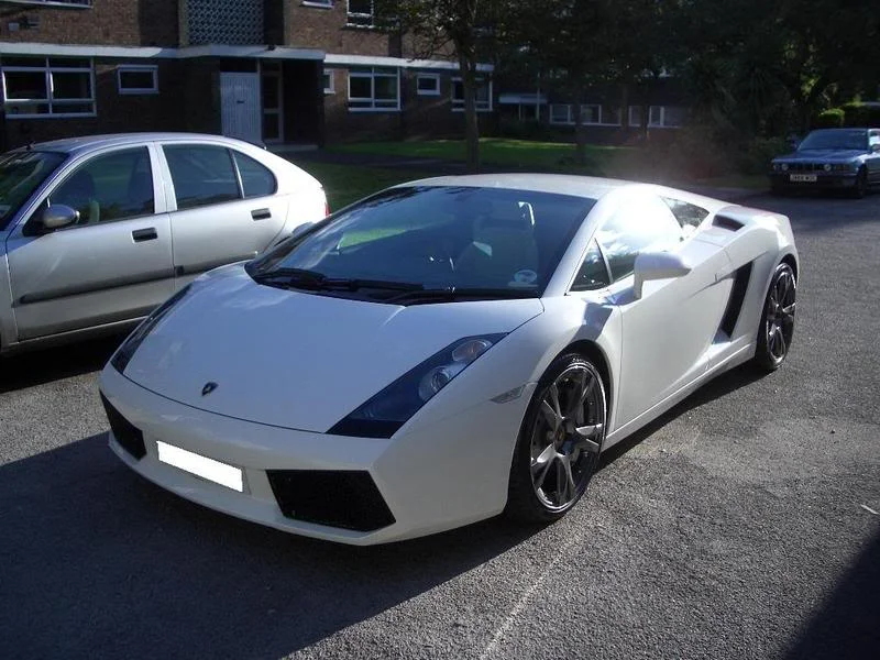 lambo1.webp