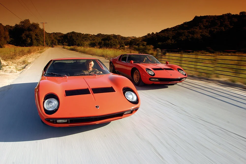 Lamborghini-Miura-Bible-02.webp