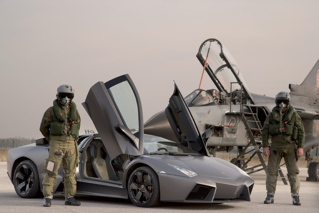 lamborghini-reventon-vs-tornado-jet.jpg