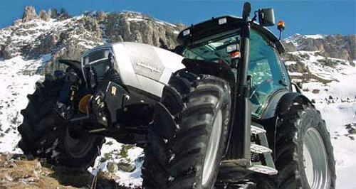 lamborghini-tractor-2.webp