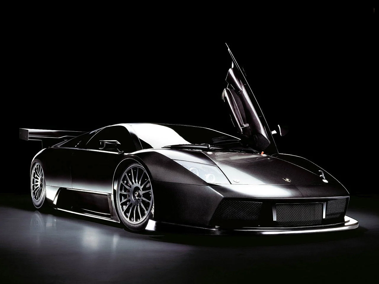lamborghini-wallpaper.webp
