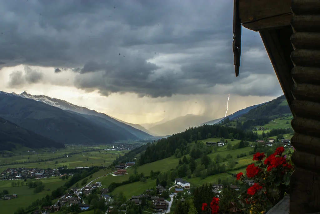 Lightning_zpsf58p3muc.webp