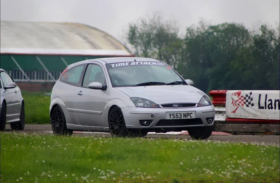 llandowbustopfront.webp
