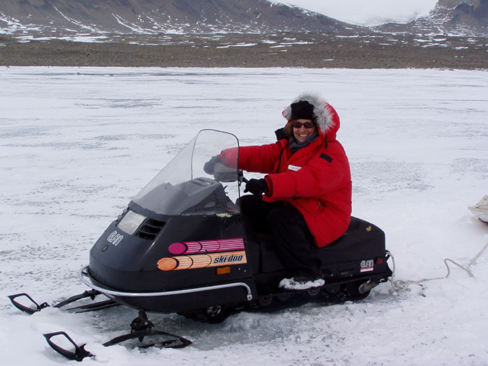 Louise_%20snowmobile%20-%20P1010002.jpg