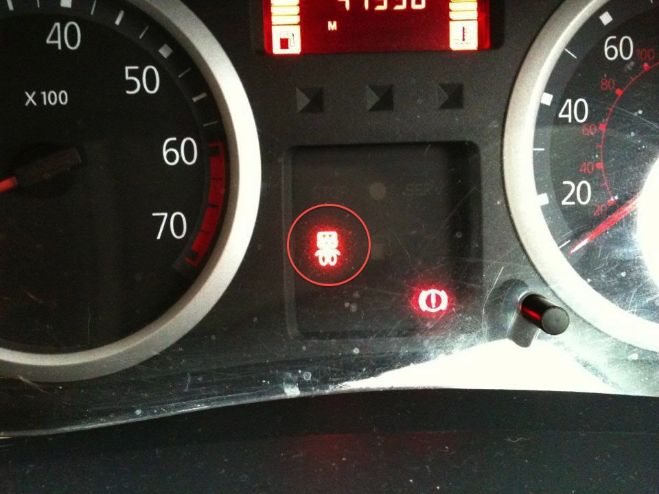 NEW HERE BE NICE, warning light comes on cuts out, dunno what it | ClioSport.net