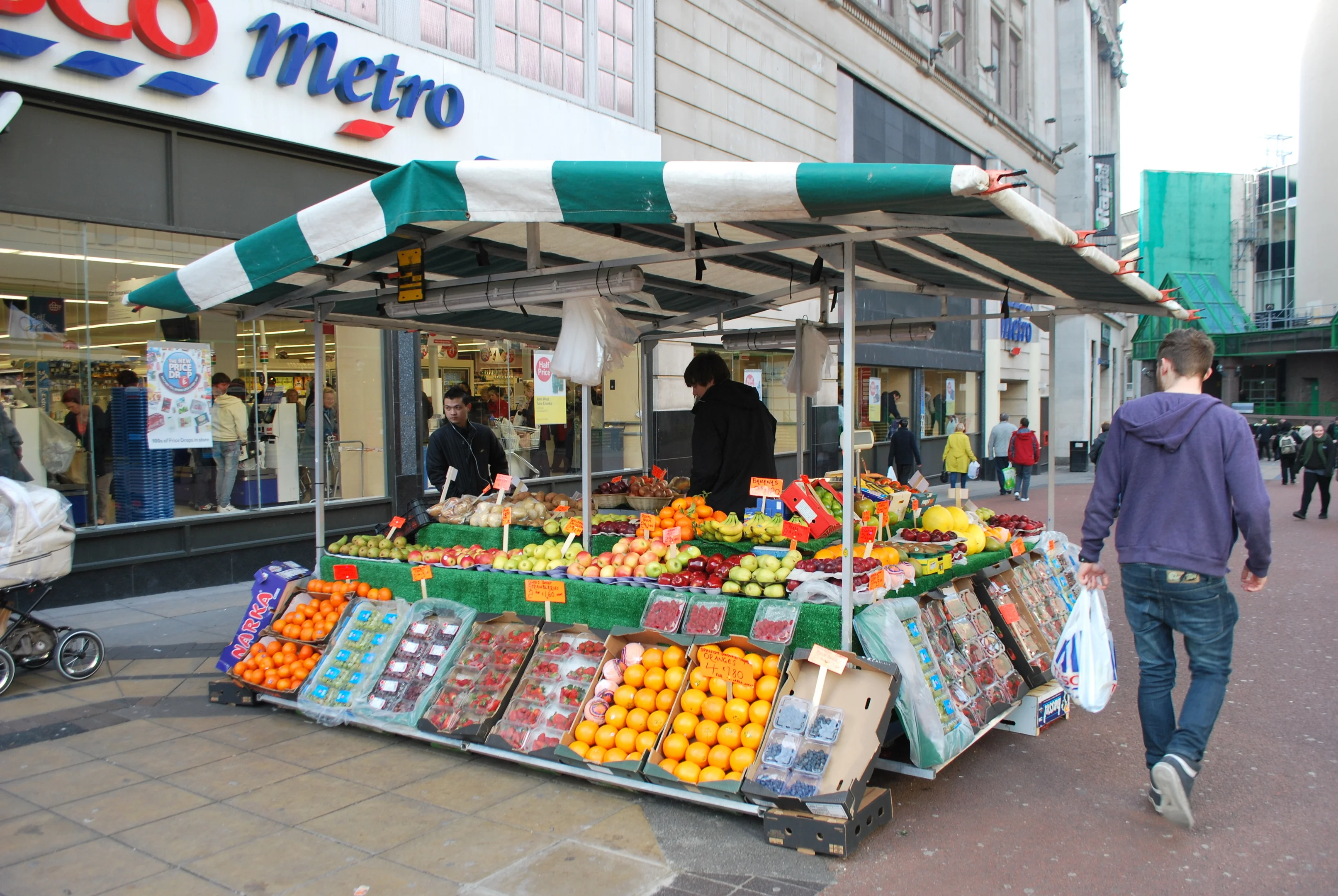 Market_Stall_in_Liverpool.webp