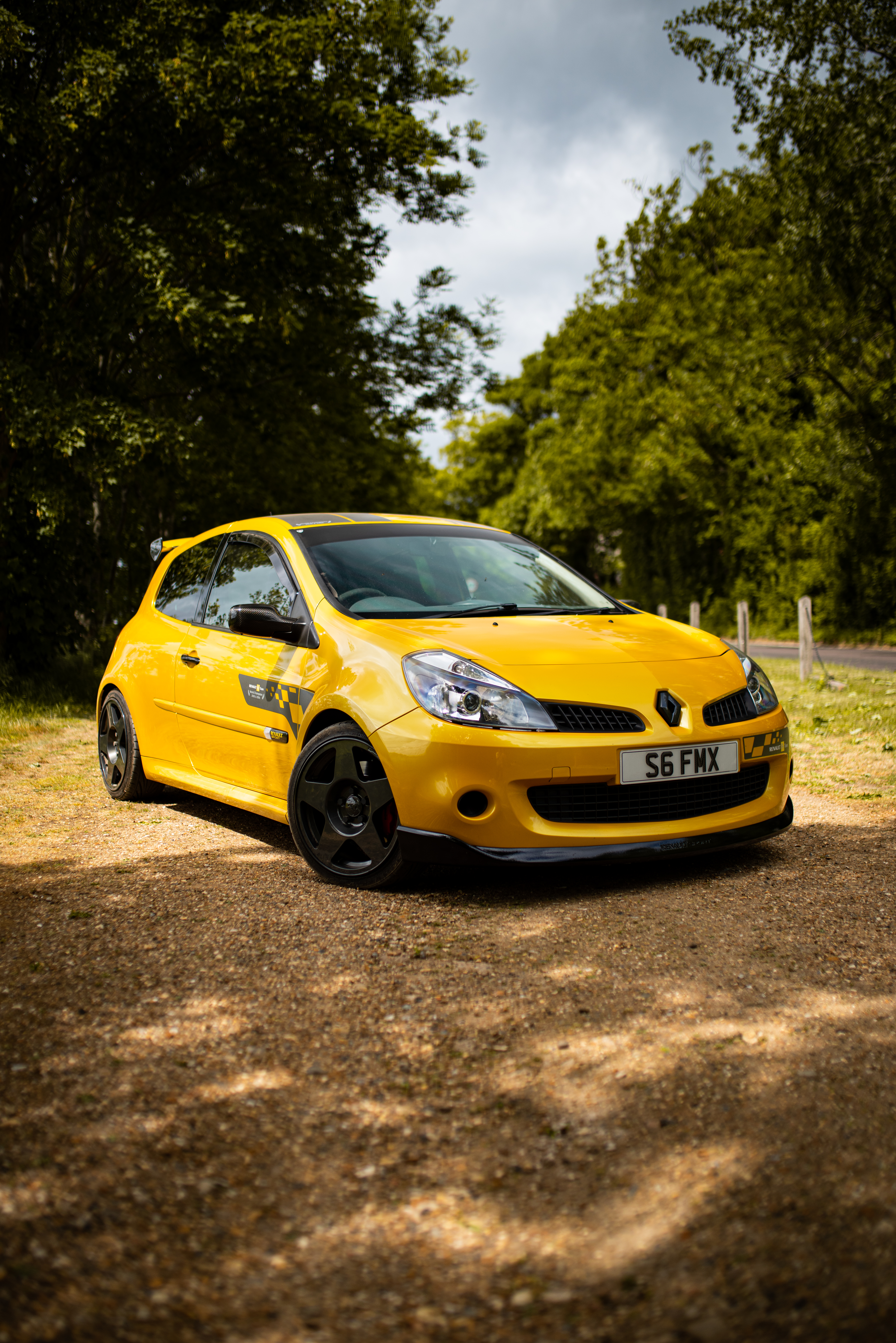 matt pack liquid yellow clio rs-44.jpeg