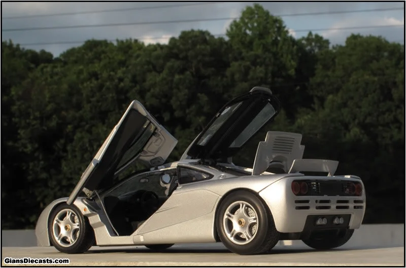 mclarenf1-002.webp