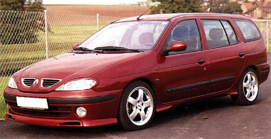 megane_bodykit_estate.webp