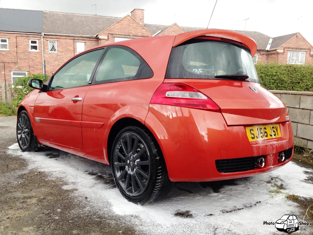 Megane_spoiler_and_wheels.webp