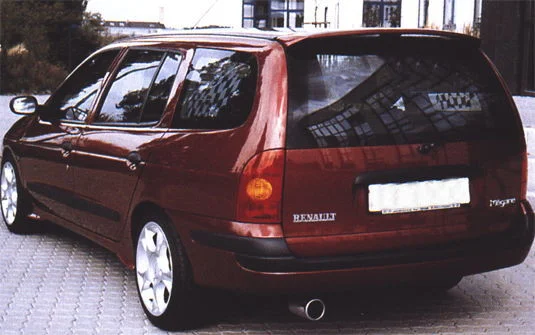 megane_spoiler_estate.webp