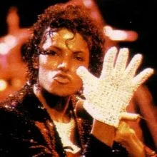 Michael-Jackson-s-Famous-Glove-Auctioned-on-eBay-2.webp