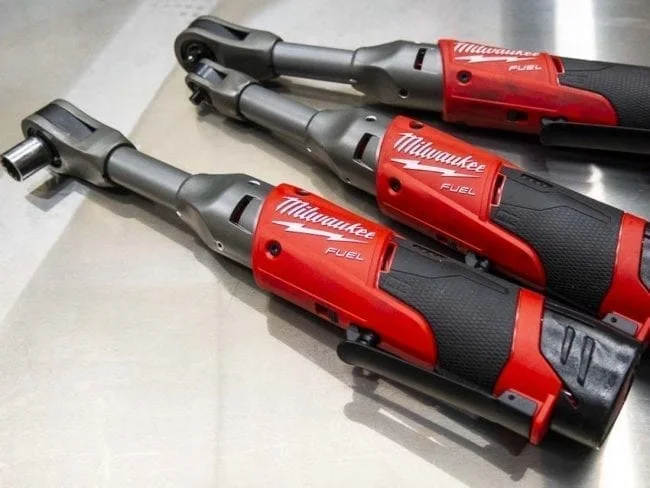 Milwaukee-Extended-Reach-Ratchet_4-650x488.webp