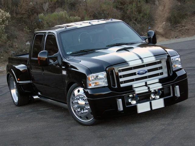 mmfs_070022_05_z+hulst_customs_ford_super_duty_pickup+front.webp