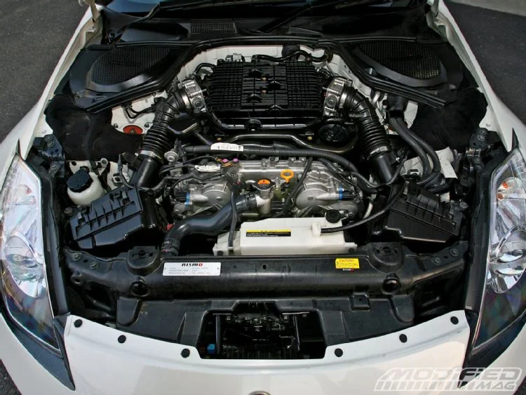 modp_0909_08_o+amuse_nissan_380rs_superleggera+engine_bay.webp