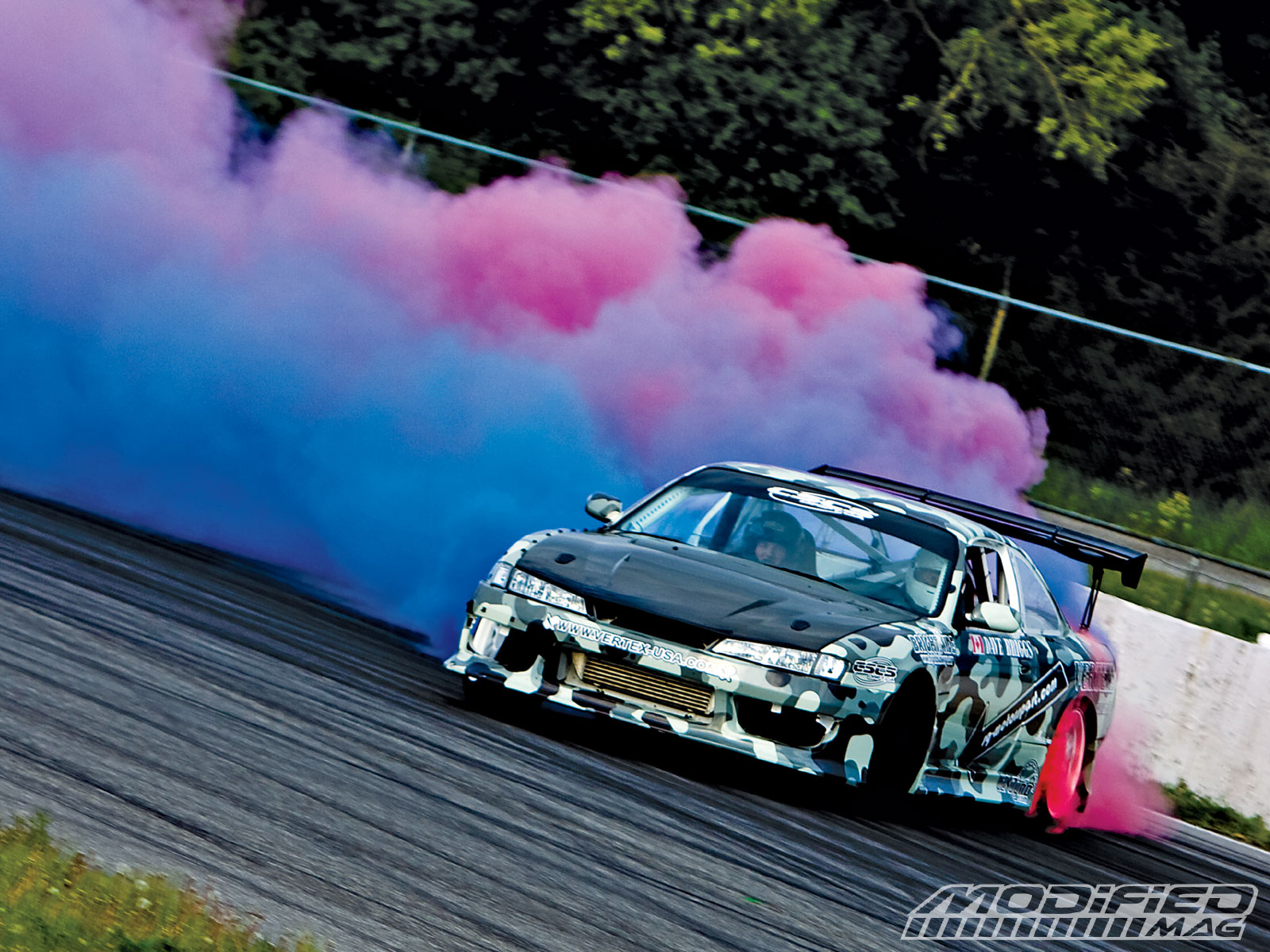 modp_0911_06_o+1995_nissan_240sx+drifting.jpg