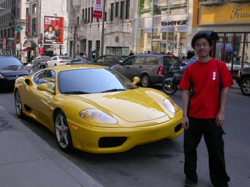 Montreal_yellow_car.webp