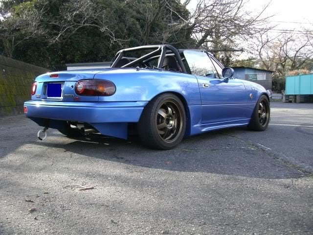 MX5+blue+Garage+Vary+N+Zero+bumper.jpg