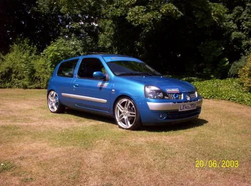 myoptika060705clio3.webp