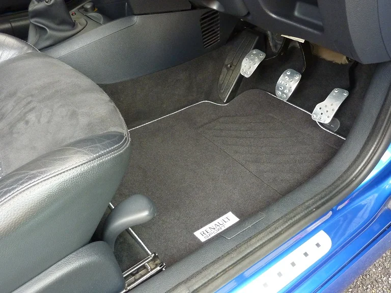 New%20Renault%20Sport%20Mats%20-%20May%202017%2002_zpsci8r8i1y.webp