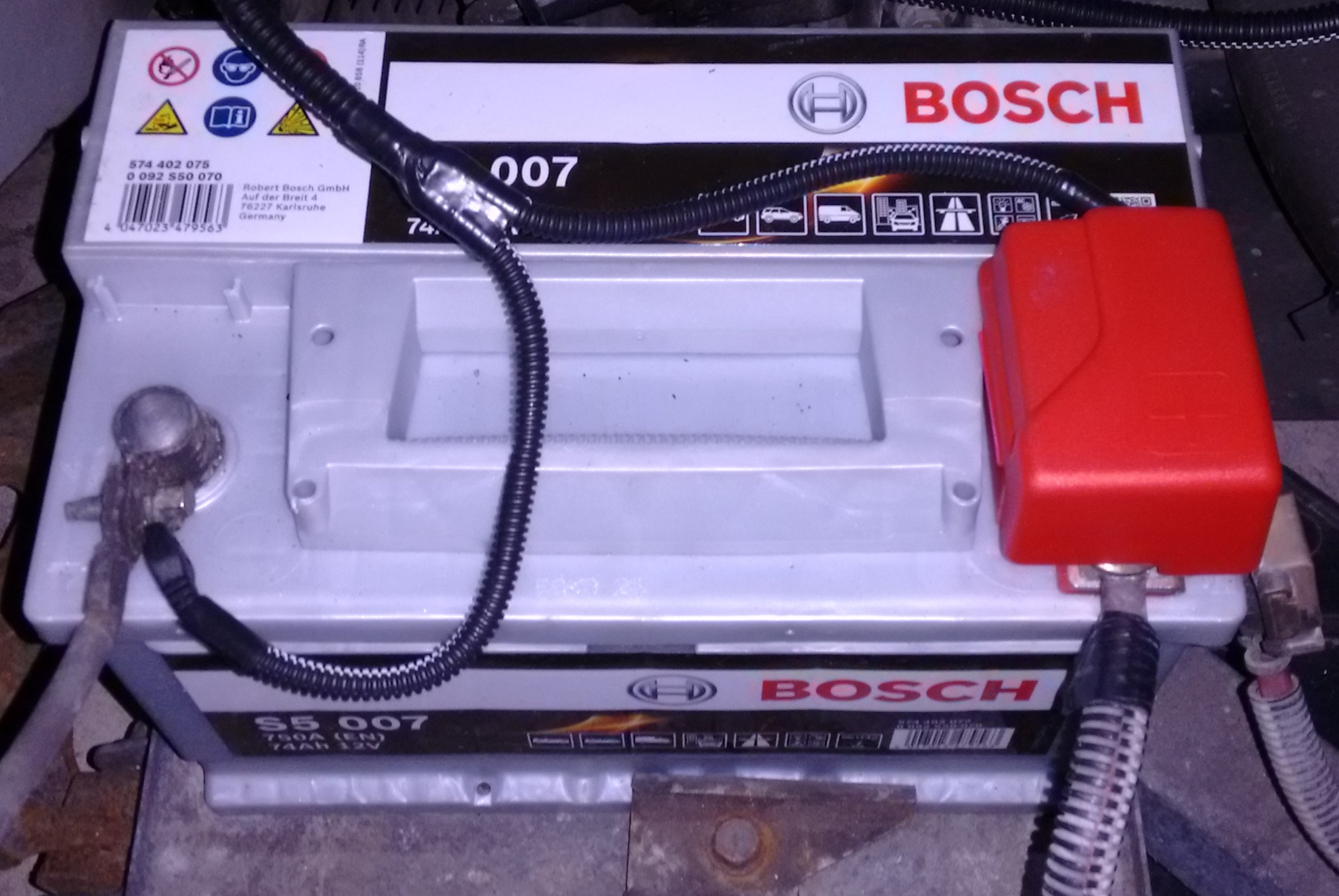 New battery and terminal cover.jpg