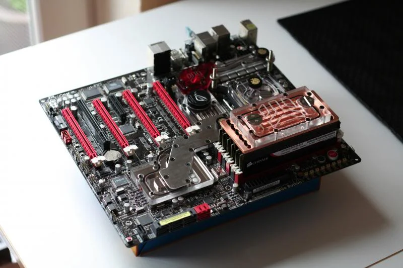 NewPCBuild14-06-2013002_zpse7d15123.webp