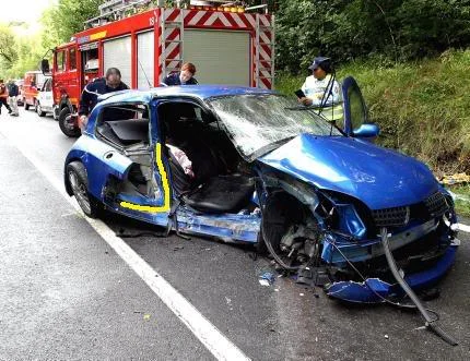 nicooo_1124215742_accident_clio_v6.webp