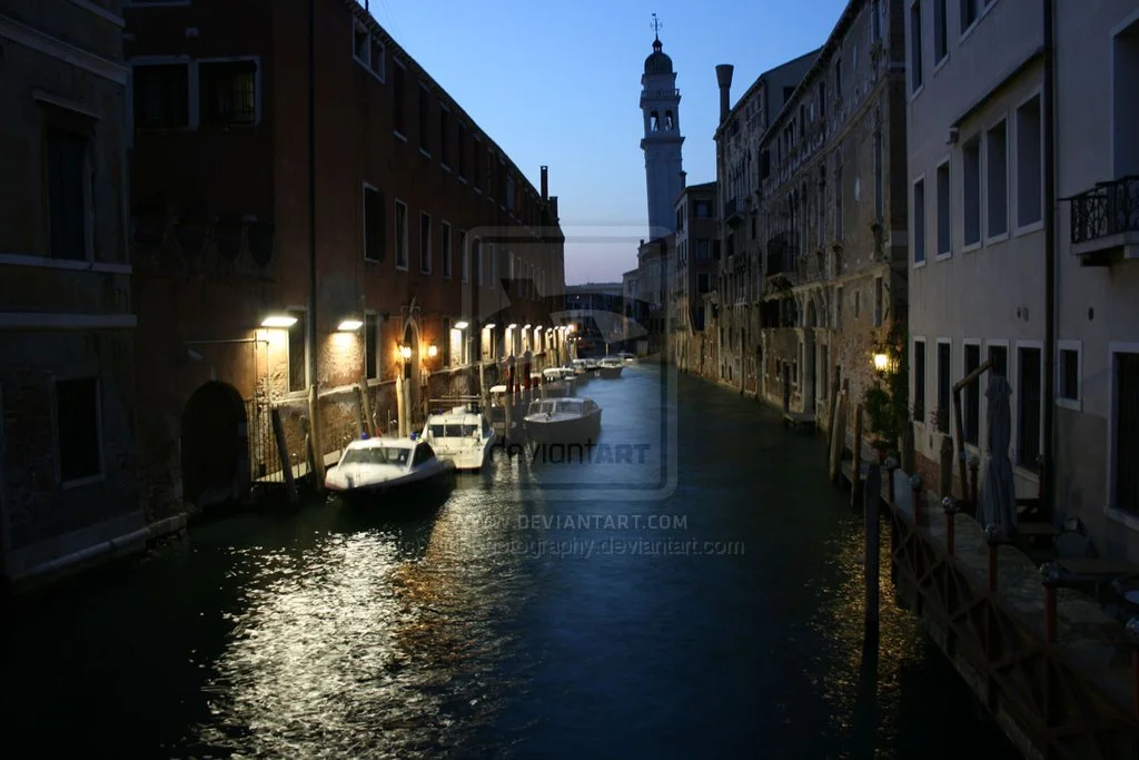 Night_time_in_Venice_by_RichPhotography.webp