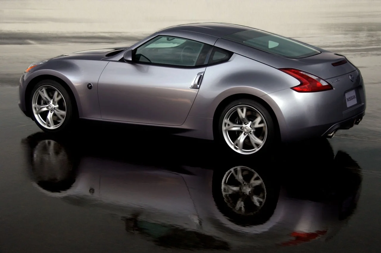 niss-370z-02.webp