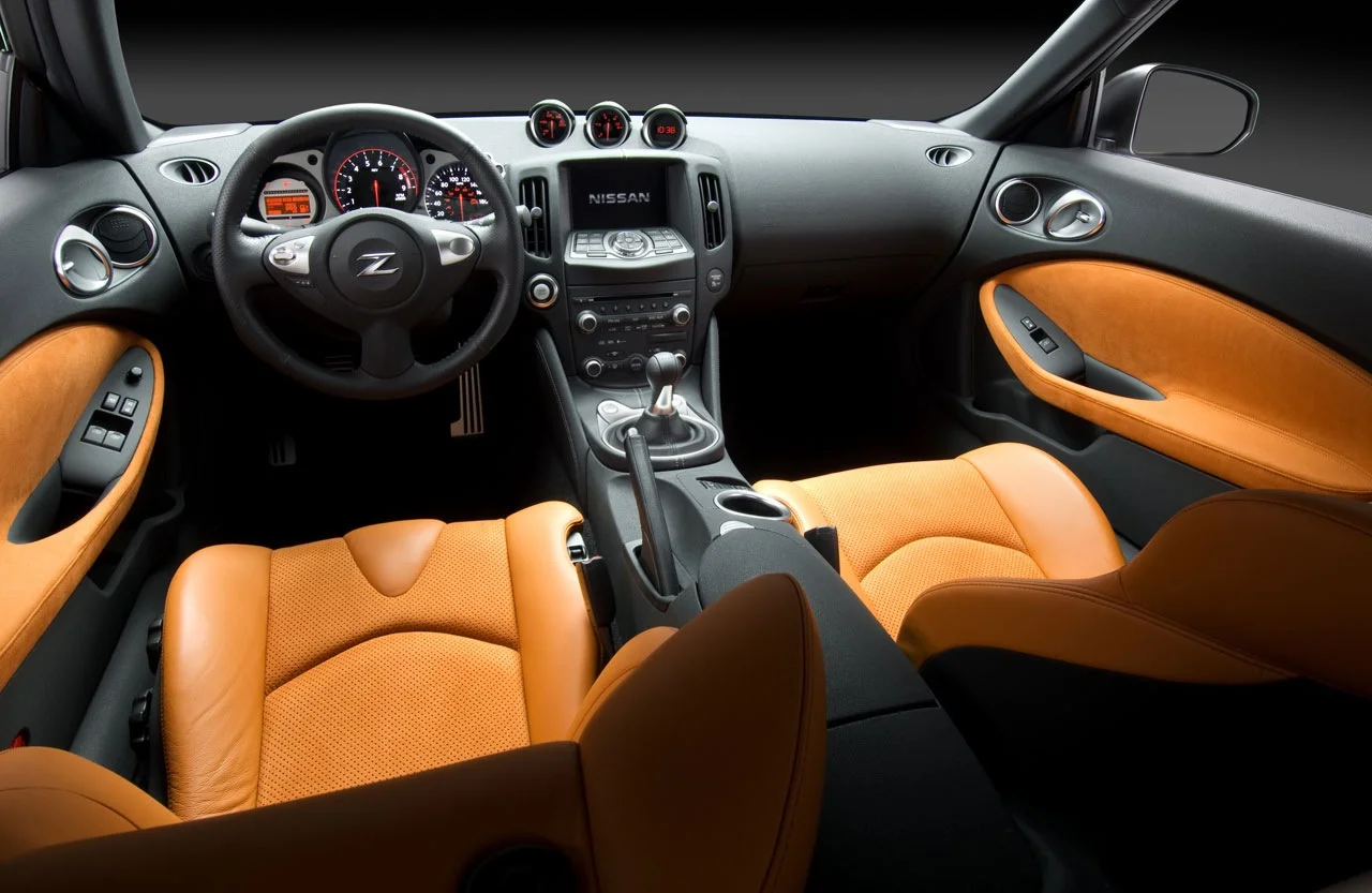 niss-370z-03.webp