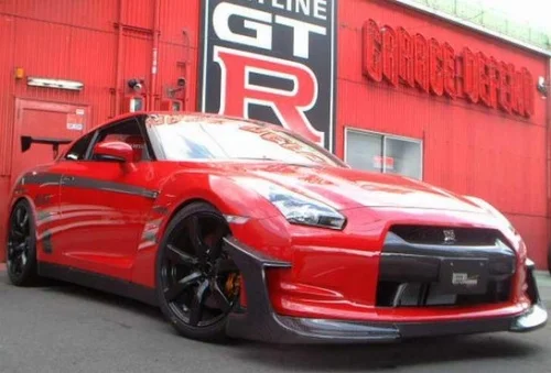 nissan-gtr-garage-defend9.webp