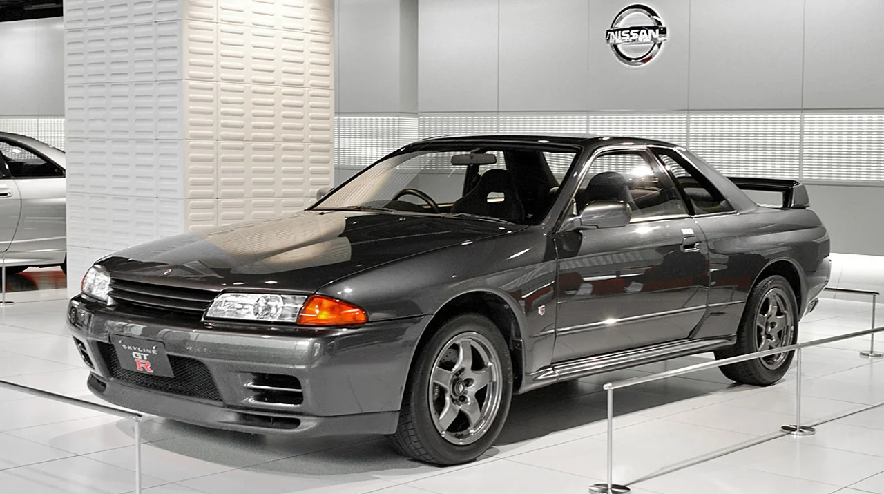 Nissan_Skyline_R32_GT-R_001.webp