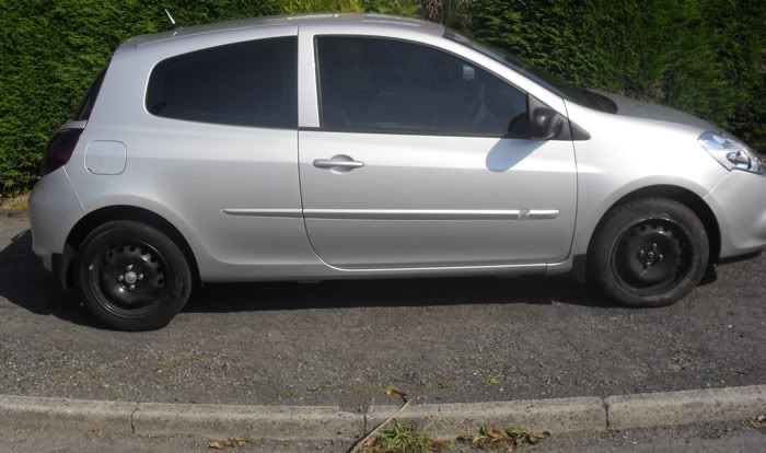 NoWheelTrim.jpg NoWheelTrim.jpg