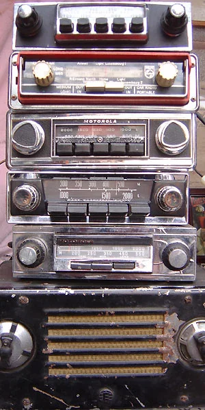 old_car_radios.webp