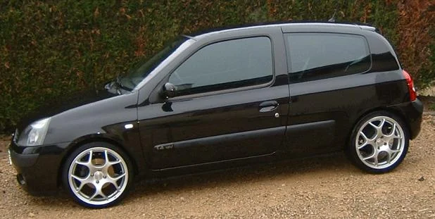 oliversam_1103045956_clio_112_cv_03.webp